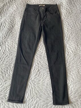 Levi's 721 High Rise Skinny Jeans in Washed Black - Size 29